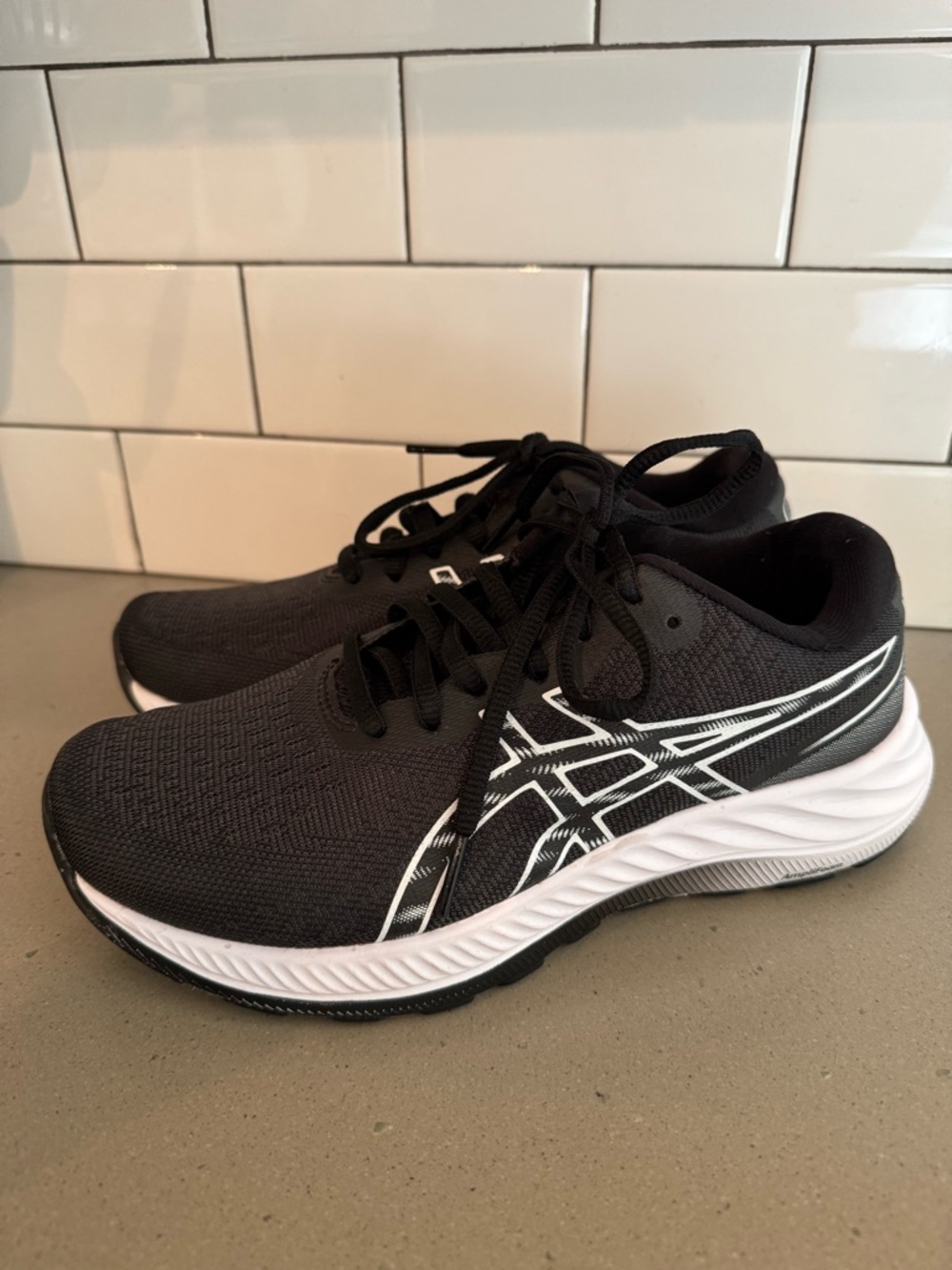 Asics Ortholite Gel-Excite 9 Black and White Running Sneakers Size 7